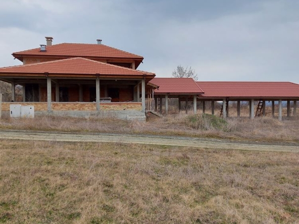 Къща в с. Раковсково, Област Бургас - 250 кв.м за 163 €/кв.м - Снимка #1