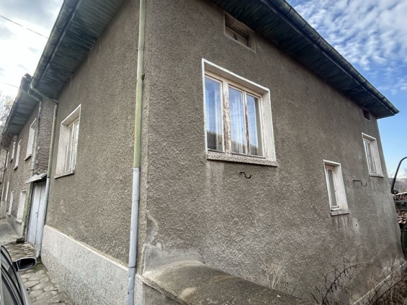 Къща в с. Самораново, Област Кюстендил - 77 кв.м за 385 €/кв.м - Снимка #1