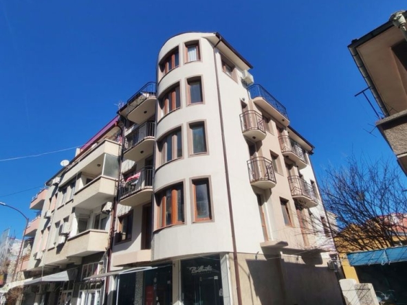 Тристаен апартамент в Поморие - 118 кв.м за 756 €/кв.м - Снимка #1