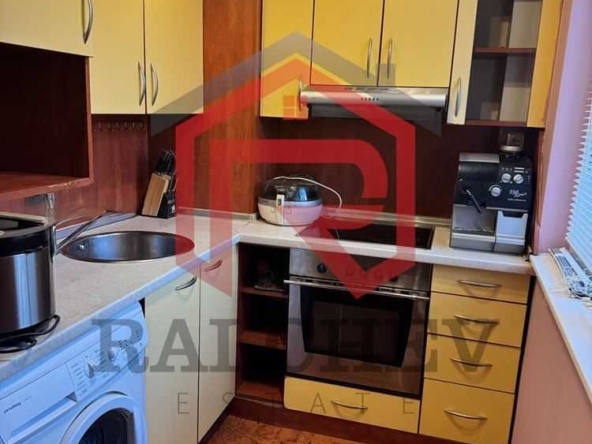 Дава се под наем Тристаен апартамент в Варна, Кайсиева градина - 80 кв.м за 448.8 € - Снимка #1