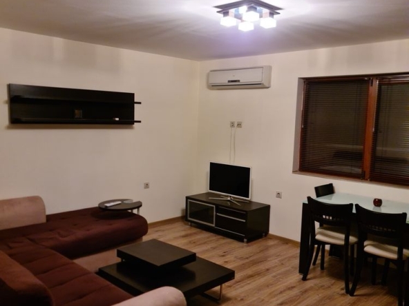 Дава се под наем Двустаен апартамент в Добрич, Център - 65 кв.м за 306 € - Снимка #1