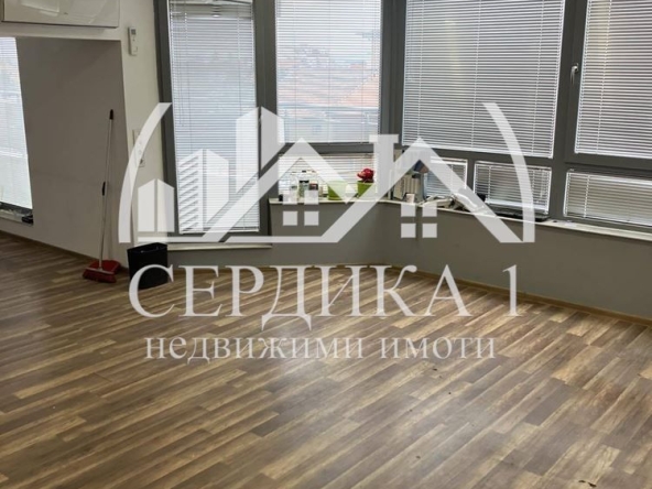 Дава се под наем Офис в София, Враждебна - 150 кв.м за 897.6 € - Снимка #1
