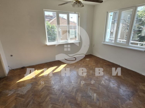 Етаж от къща в Стара Загора, Аязмото - 188 кв.м за 435 €/кв.м - Снимка #1