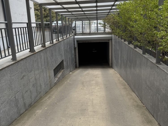 Дава се под наем Гараж / Паркомясто в София, Стрелбище - 14 кв.м за 253.98 € - Снимка #1