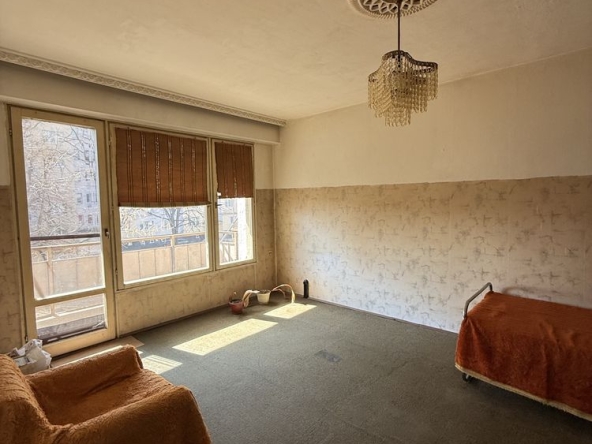 Тристаен апартамент в Казанлък - 80 кв.м за 415 €/кв.м - Снимка #1