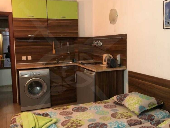 Дава се под наем Едностаен апартамент в к.к. Св.Св. Константин и Елена - 25 кв.м за 398.82 € - Снимка #1