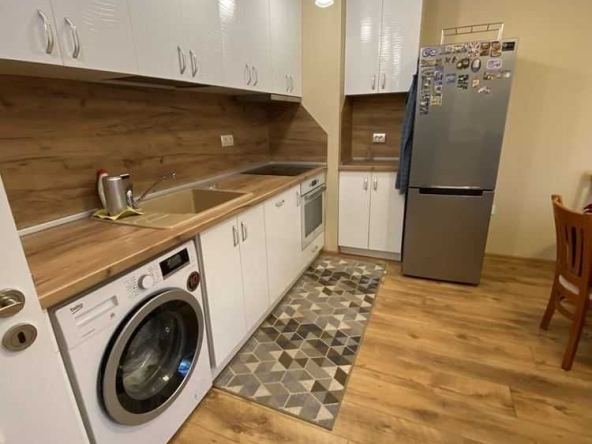 Дава се под наем Двустаен апартамент в Варна, Левски - 604 кв.м за 378.93 € - Снимка #1