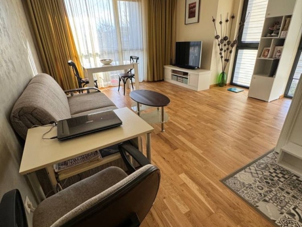 Тристаен апартамент в Варна, м-т Траката - 101 кв.м за 1981 €/кв.м - Снимка #1