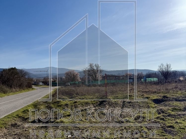 Парцел в с. Марково, Област Пловдив - 6368 кв.м за 53 €/кв.м - Снимка #1