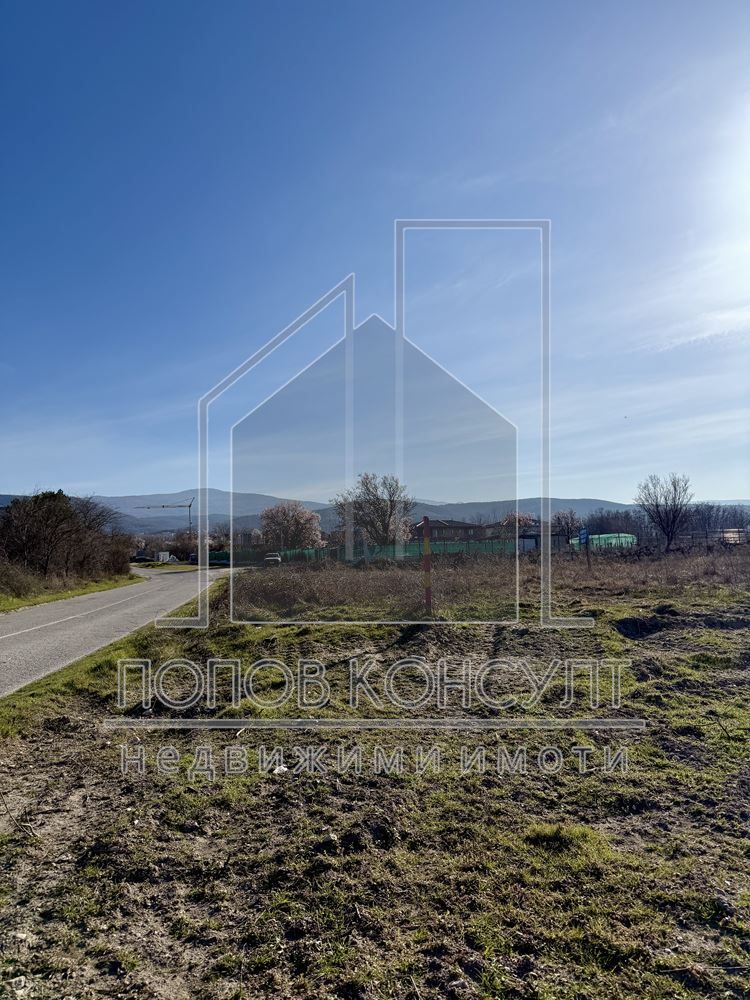 Парцел в с. Марково, Област Пловдив - 6368 кв.м за 53 €/кв.м - Снимка #1