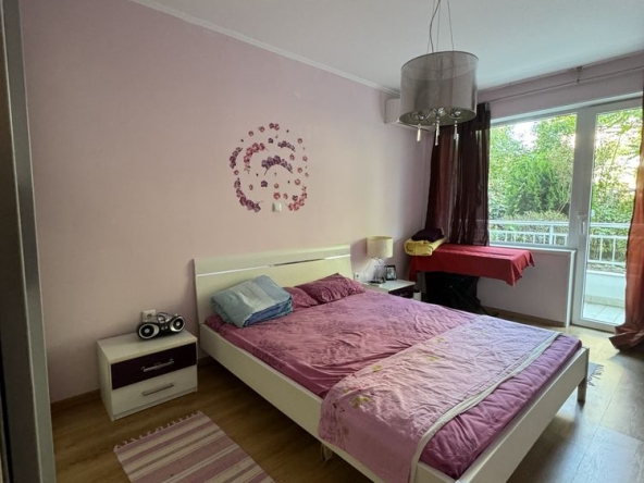 Дава се под наем Двустаен апартамент в Бургас, Лазур - 65 кв.м за 90000 € - Снимка #1