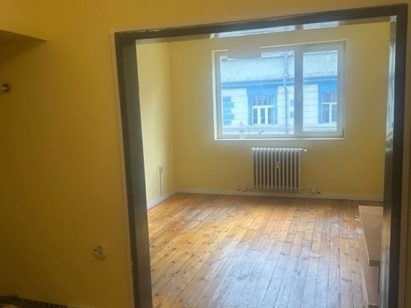 Дава се под наем Офис в София, Център - 80 кв.м за 747.66 € - Снимка #1