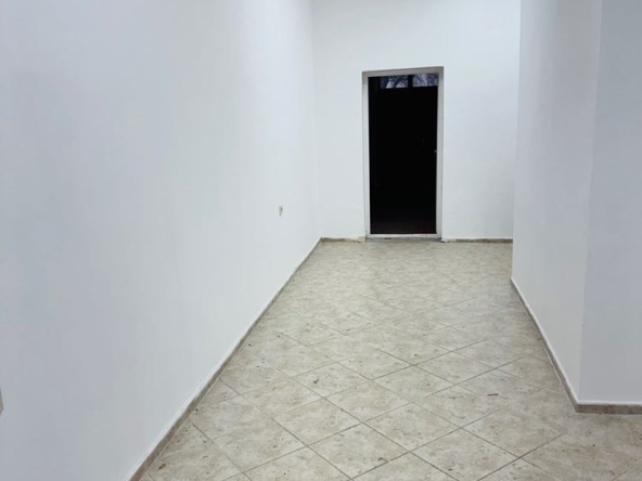 Дава се под наем Магазин в София, Център - 52 кв.м за 565.08 € - Снимка #1