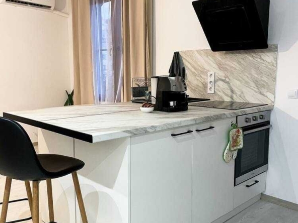 Дава се под наем Двустаен апартамент в София, Център - 70 кв.м за 498.27 € - Снимка #1
