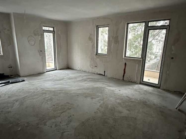 Тристаен апартамент в София, Люлин 9 - 116 кв.м за 1244 €/кв.м - Снимка #1