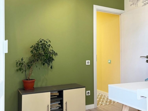 Тристаен апартамент в Добрич, Център - 61 кв.м за 711 €/кв.м - Снимка #1