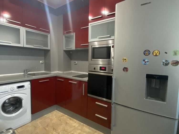 Дава се под наем Двустаен апартамент в Варна, Център - 70 кв.м за 418.71 € - Снимка #1