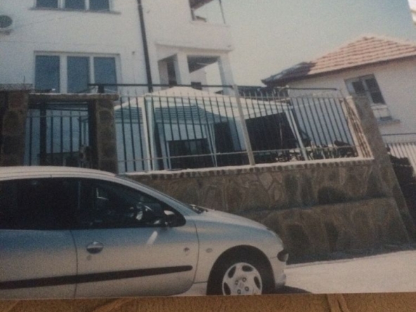 Етаж от къща в Карнобат - 210 кв.м за 304 €/кв.м - Снимка #1