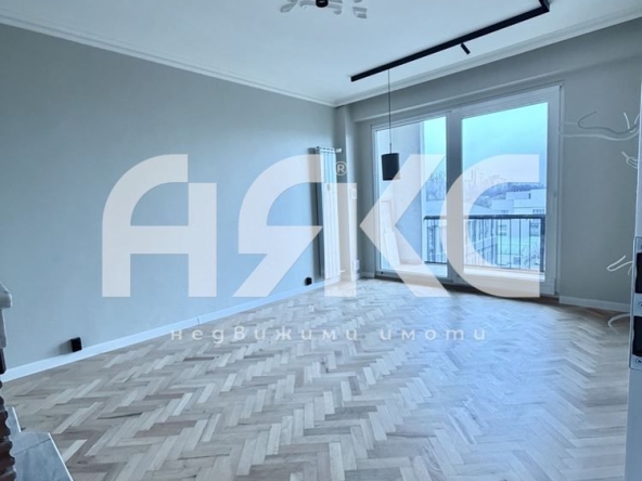 Тристаен апартамент в София, Сердика - 60 кв.м за 1658 €/кв.м - Снимка #1