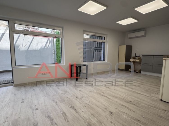Офис в Варна, Колхозен пазар - 90 кв.м за 878 €/кв.м - Снимка #1