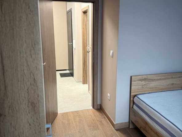 Дава се под наем Двустаен апартамент в София, Кръстова вада - 80 кв.м за 877.71 € - Снимка #1