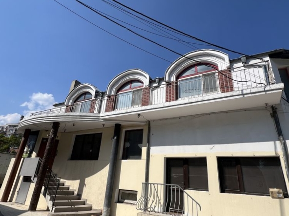 Дава се под наем Офис в Варна, Възраждане 1 - 440 кв.м за 1595.79 € - Снимка #1