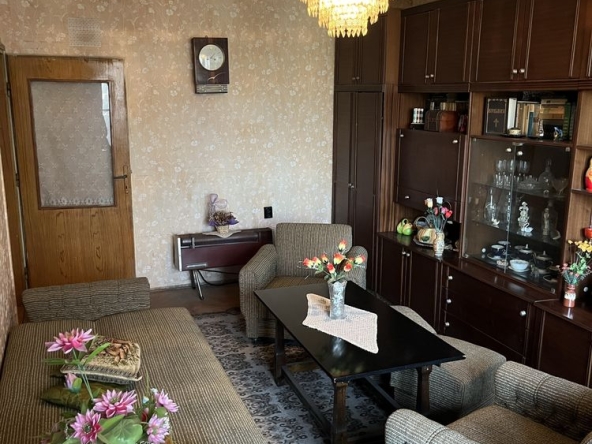 Двустаен апартамент в Лом - 70 кв.м за 786 €/кв.м - Снимка #1