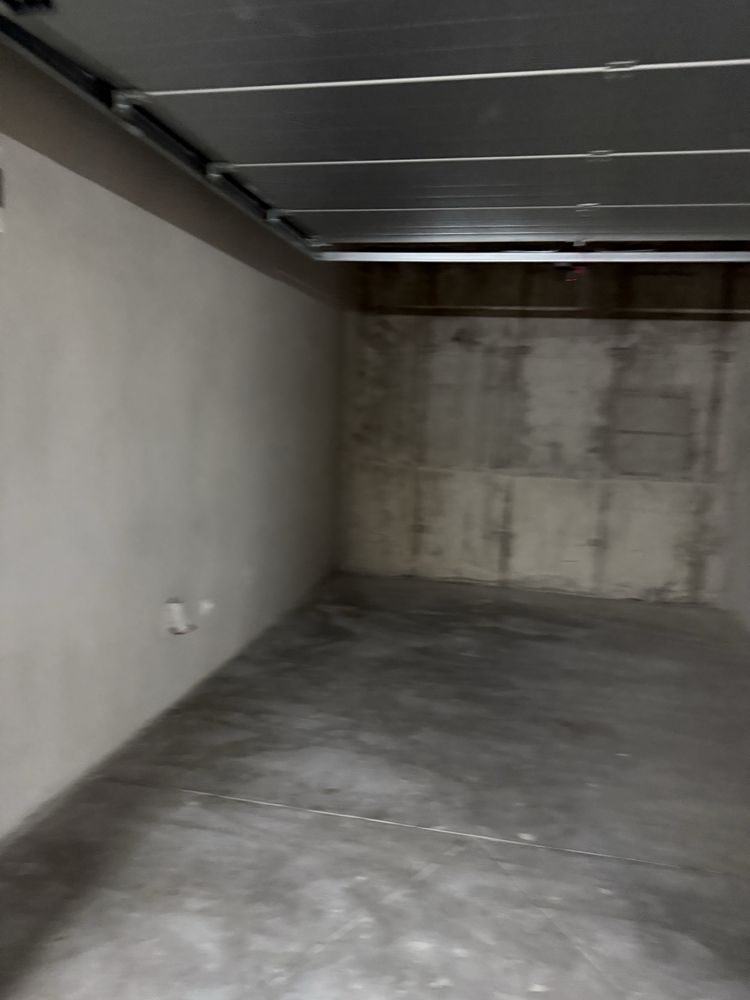 Дава се под наем Гараж / Паркомясто в София, Витоша - 20 кв.м за 169.32 € - Снимка #1