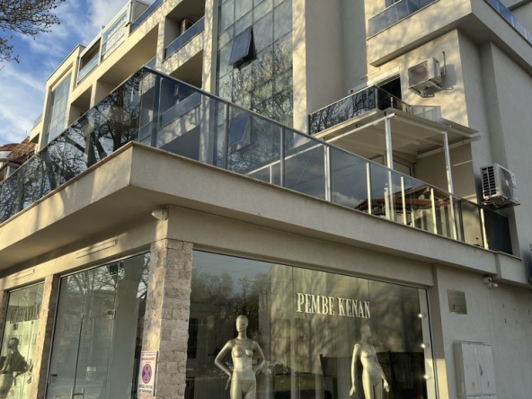 Дава се под наем Двустаен апартамент в Асеновград - 73 кв.м за 428.91 € - Снимка #1