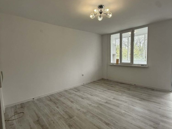Двустаен апартамент в Казанлък - 75 кв.м за 707 €/кв.м - Снимка #1