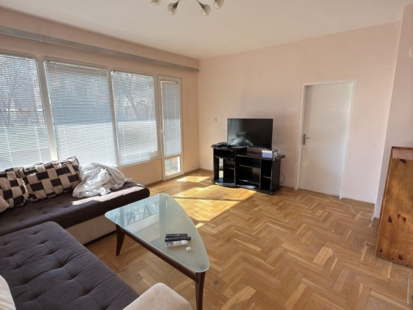 Дава се под наем Двустаен апартамент в Пловдив, Коматево - 70 кв.м за 359.04 € - Снимка #1