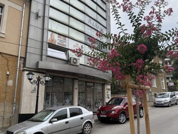 Дава се под наем Едностаен апартамент в Велико Търново, Център - 40 кв.м за 309.06 € - Снимка #1