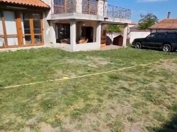 Дава се под наем Къща в Бургас, Ветрен - 60 кв.м за 400 € - Снимка #1