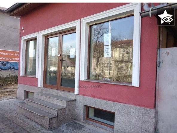 Дава се под наем Магазин в Пловдив, Старият град - 74 кв.м за 306 € - Снимка #1