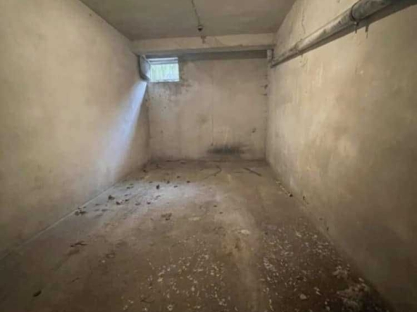 Гараж / Паркомясто в Търговище, Център - 18 кв.м за 907 €/кв.м - Снимка #1