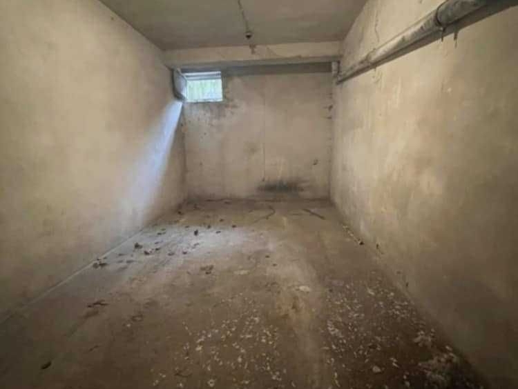 Гараж / Паркомясто в Търговище, Център - 18 кв.м за 907 €/кв.м - Снимка #1