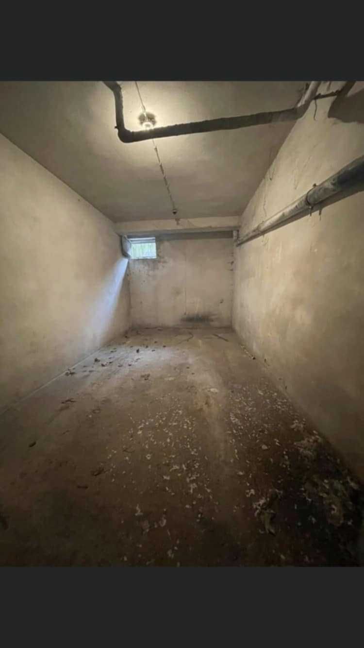 Гараж / Паркомясто в Търговище, Център - 18 кв.м за 907 €/кв.м - Снимка #1