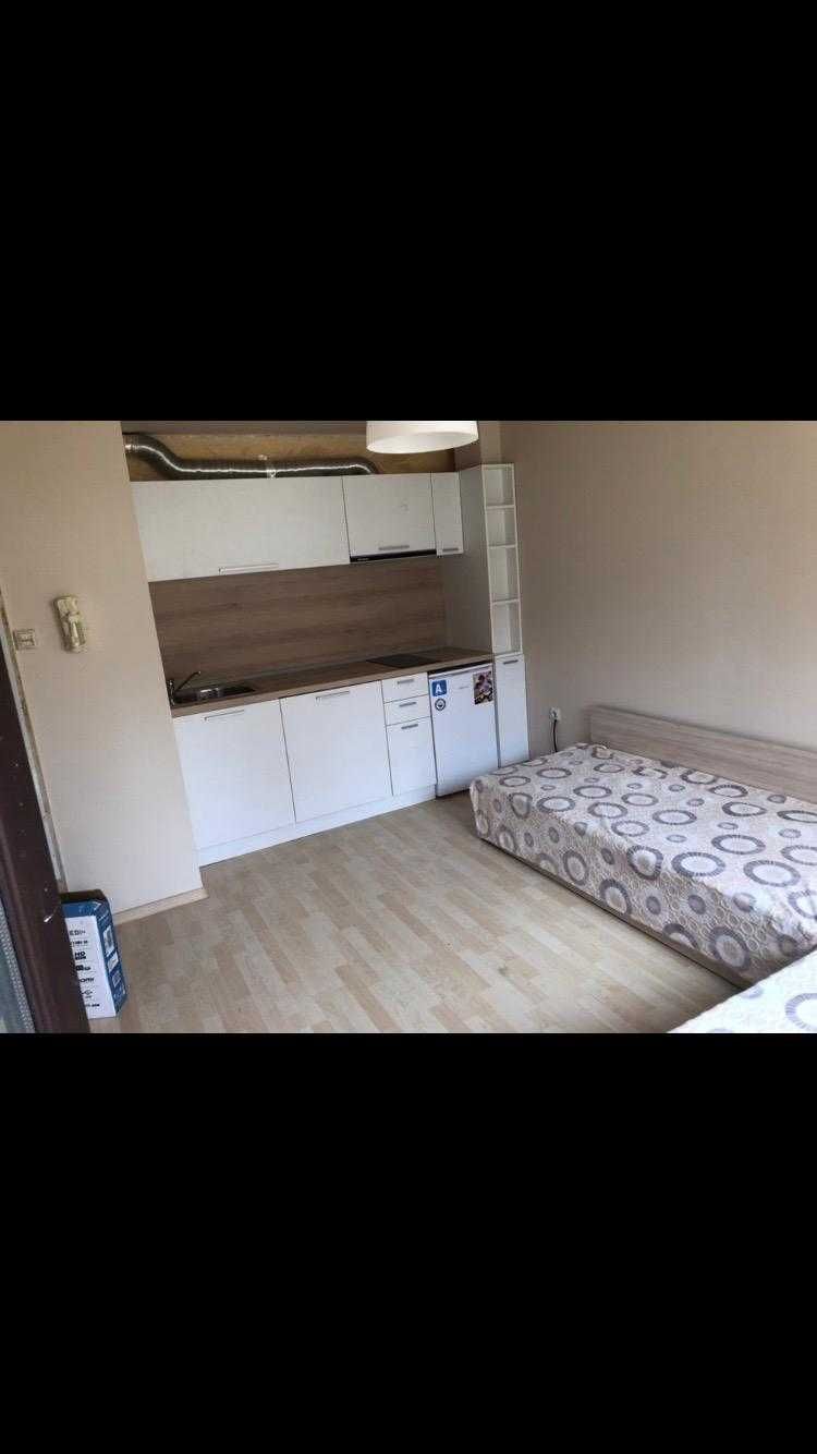 Дава се под наем Едностаен апартамент в Варна, Автогара - 22 кв.м за 306 € - Снимка #1