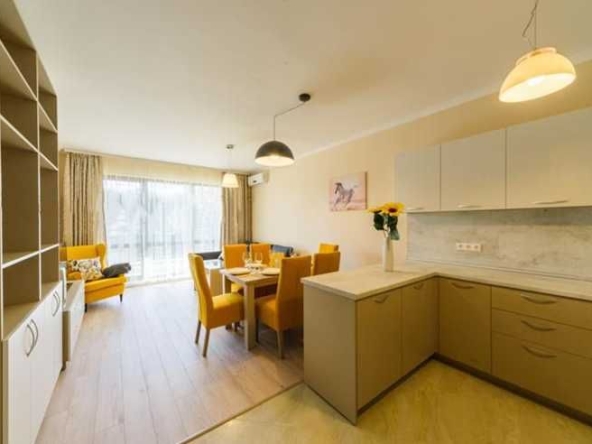 Дава се под наем Тристаен апартамент в София, Младост 2 - 95 кв.м за 528.36 € - Снимка #1