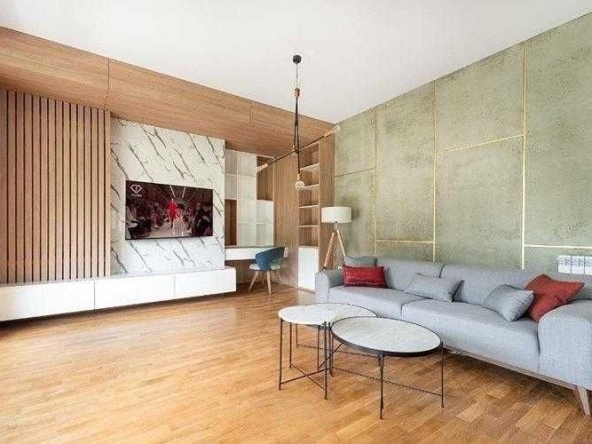 Дава се под наем Двустаен апартамент в Бургас, Център - 69 кв.м за 255 € - Снимка #1