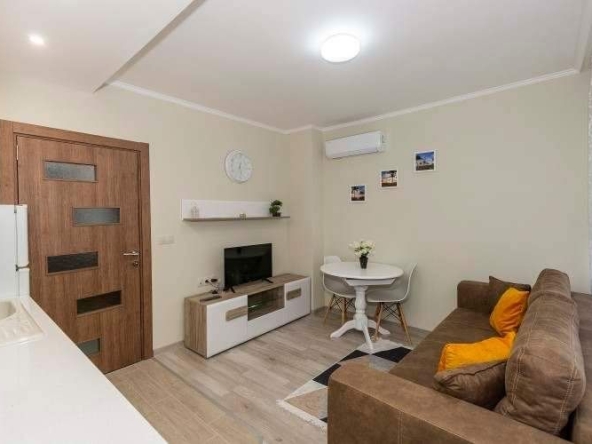 Дава се под наем Двустаен апартамент в Бургас, Сарафово - 60 кв.м за 350 € - Снимка #1