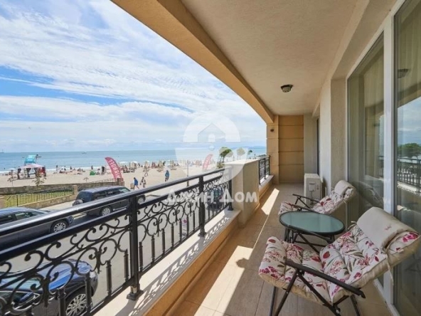 Тристаен апартамент в Поморие - 91 кв.м за 2338 €/кв.м - Снимка #1