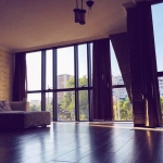 Дава се под наем Двустаен апартамент в Бургас, Център - 97 кв.м за 714 € - Снимка #1