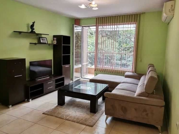 Дава се под наем Тристаен апартамент в Пловдив, Въстанически - 88 кв.м за 295.8 € - Снимка #1