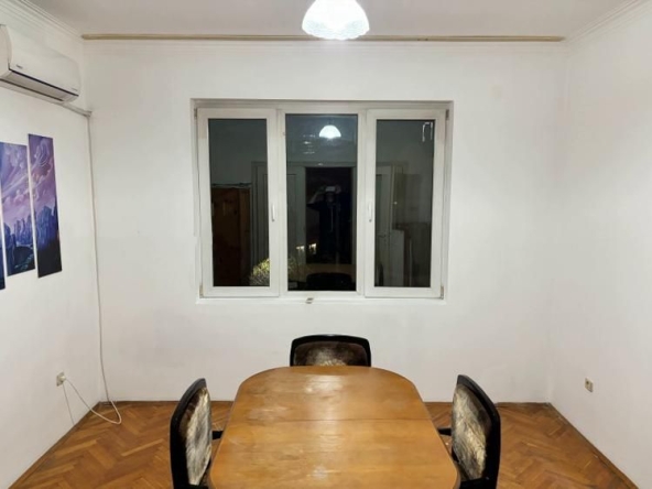 Дава се под наем Тристаен апартамент в София, Център - 108 кв.м за 670 € - Снимка #1