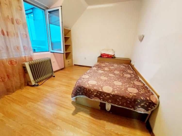 Дава се под наем Двустаен апартамент в Бургас, Възраждане - 60 кв.м за 153 € - Снимка #1