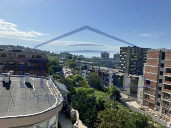 Тристаен апартамент в Варна, Левски - 85 кв.м за 2412 €/кв.м - Снимка #1