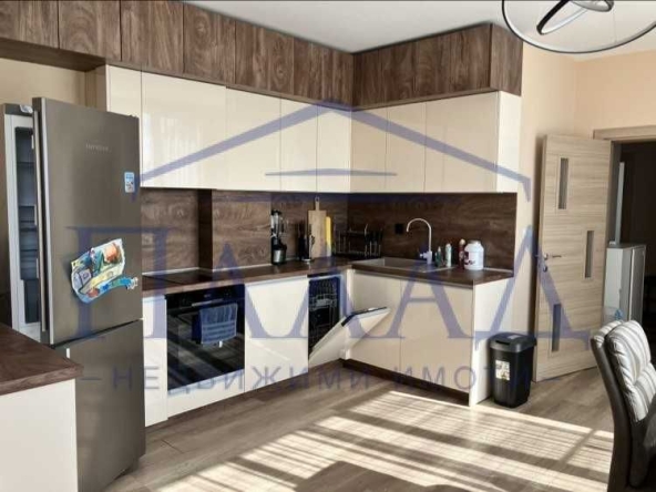 Дава се под наем Тристаен апартамент в Варна, Терапевтична болница - 85 кв.м за 600 € - Снимка #1