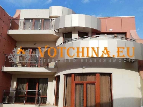 Къща в Варна, м-т Св. Никола - 300 кв.м за 1334 €/кв.м - Снимка #1