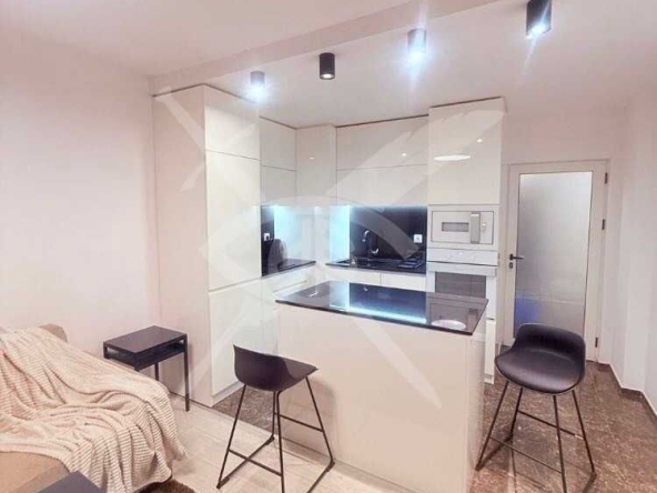 Дава се под наем Двустаен апартамент в Варна, Зимно кино Тракия - 64 кв.м за 600 € - Снимка #1